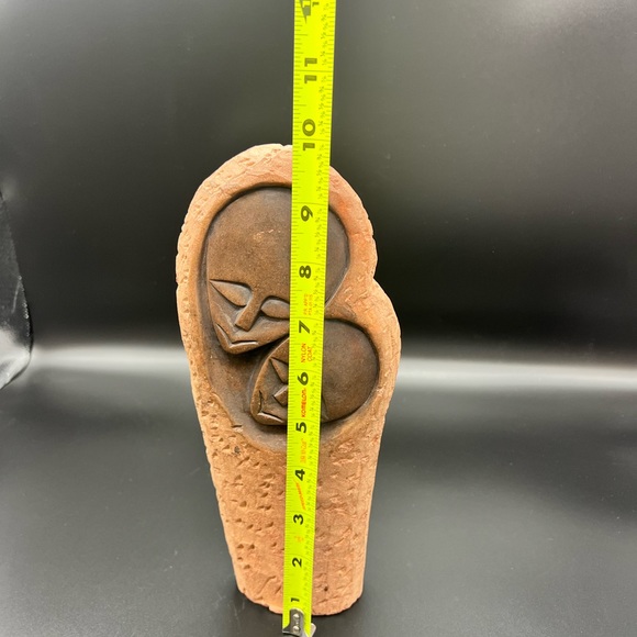 Red Stone Mother & Child Hand Carved In Zimbabwe sculpture statue home accents - Picture 8 of 11